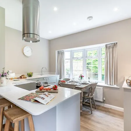 2 Bed In Easingwold 84000 Crayke